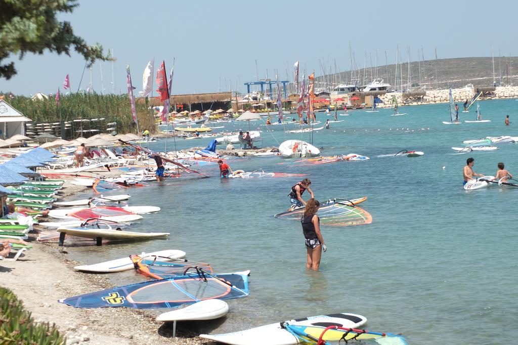 Lapis Port Surf Hotel Alacati Exterior photo